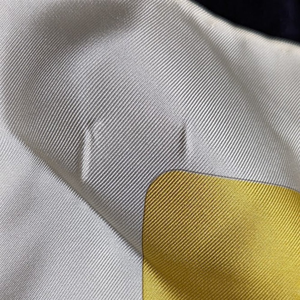 Salvatore Ferragamo 100% Silk Rare Floral Yellow Scarf - Picture 9 of 13
